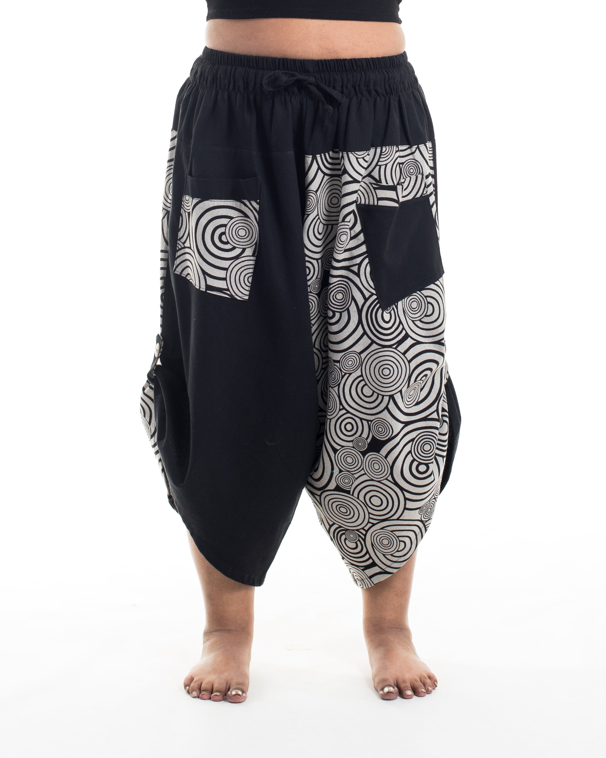 Plus Size Two Tone Swirls Prints Women's Three Quarter Pants in Black