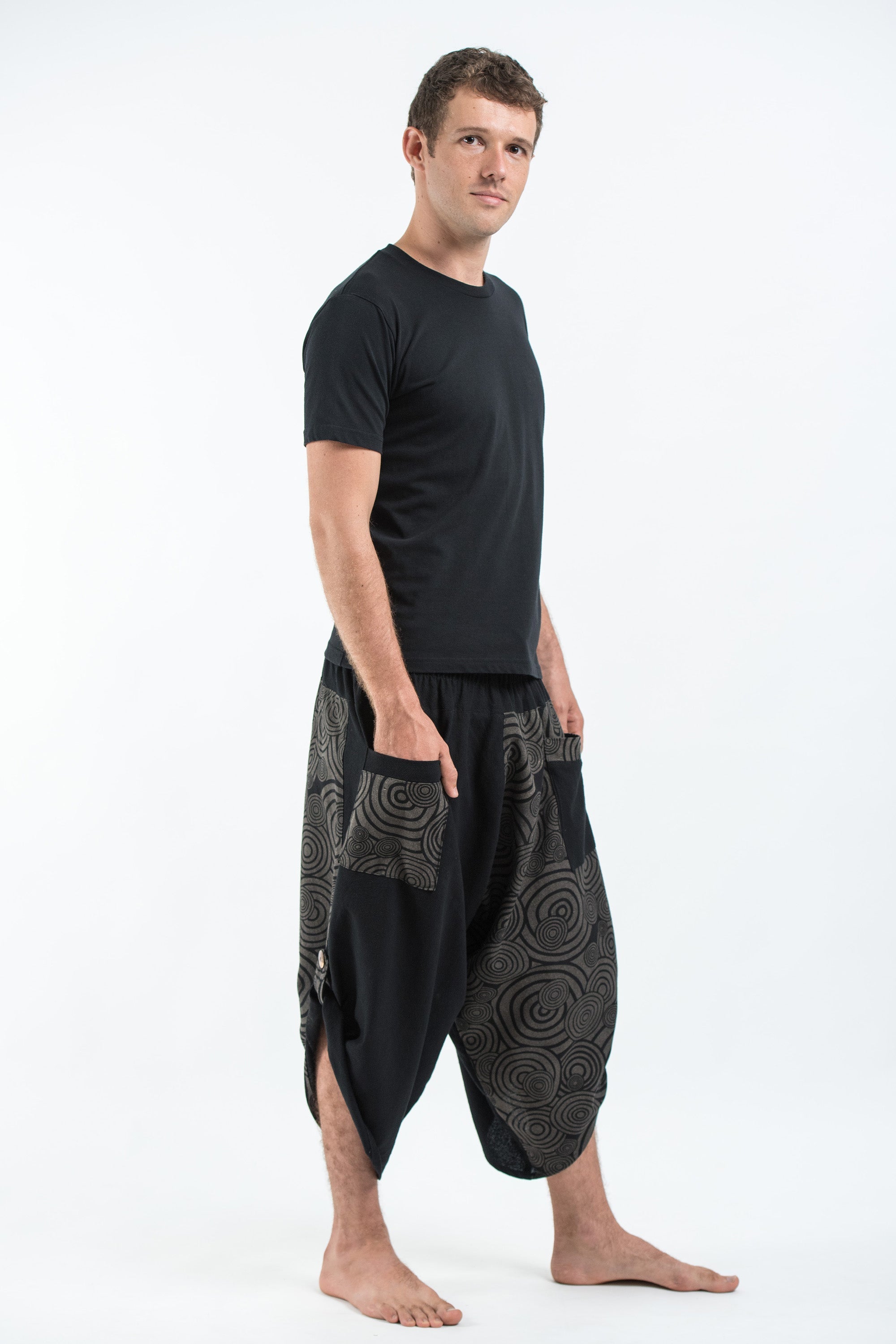 Two Tone Swirls Prints Men's Three Quarter Pants in Black Gray