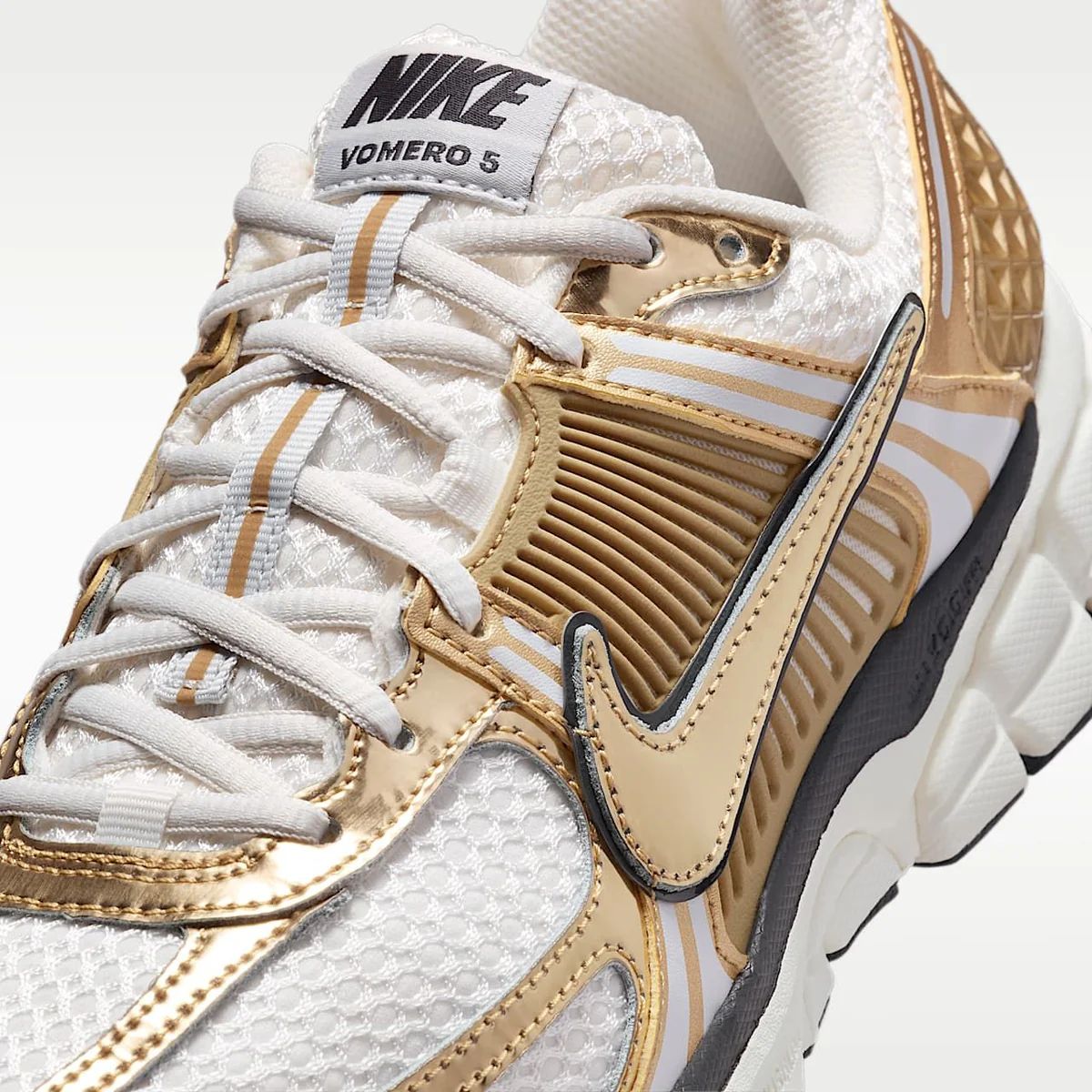 Vomero 5 - Metallic Gold
