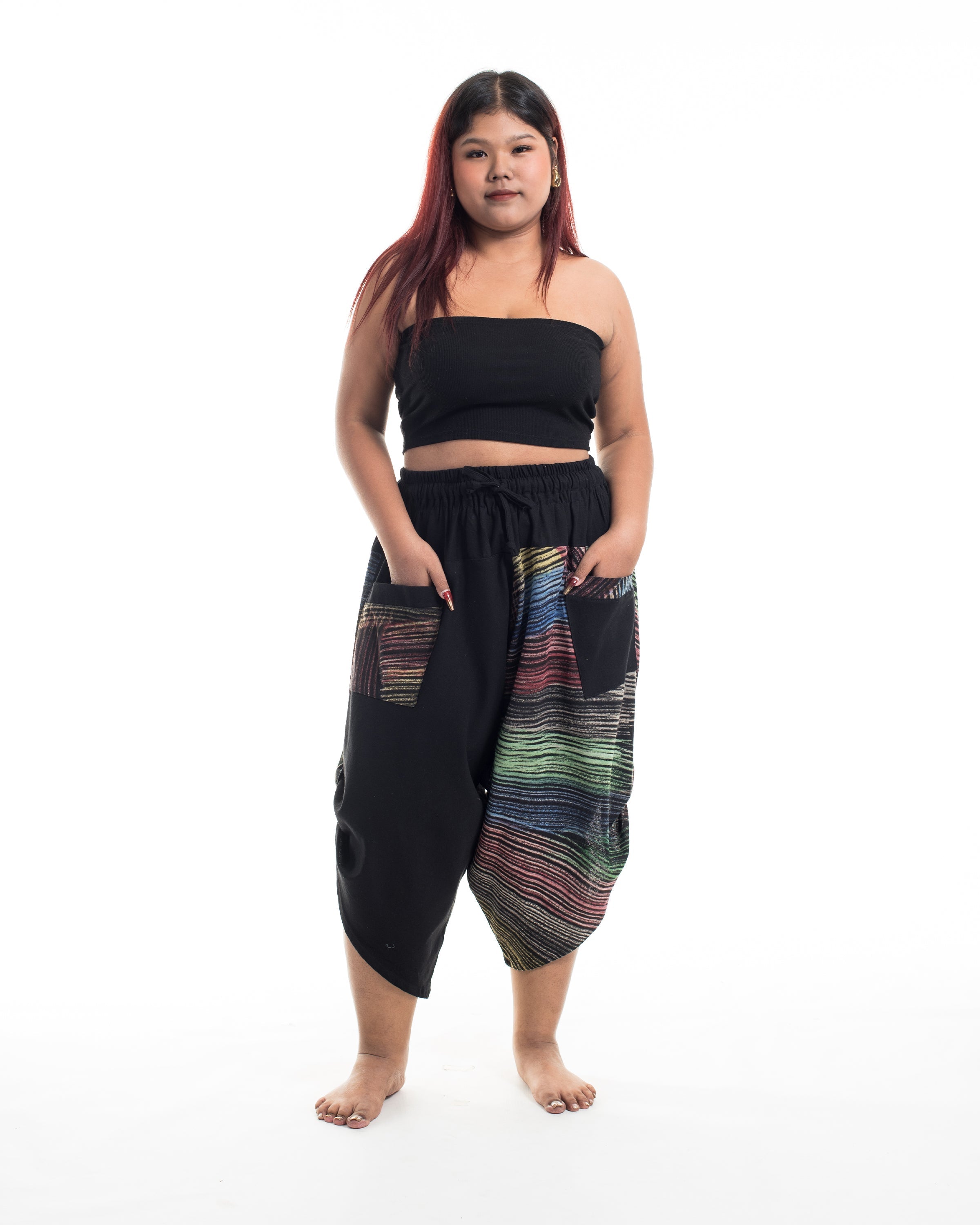 Plus Size Two Tone Rainbow Prints Women's Three Quarter Pants in Black