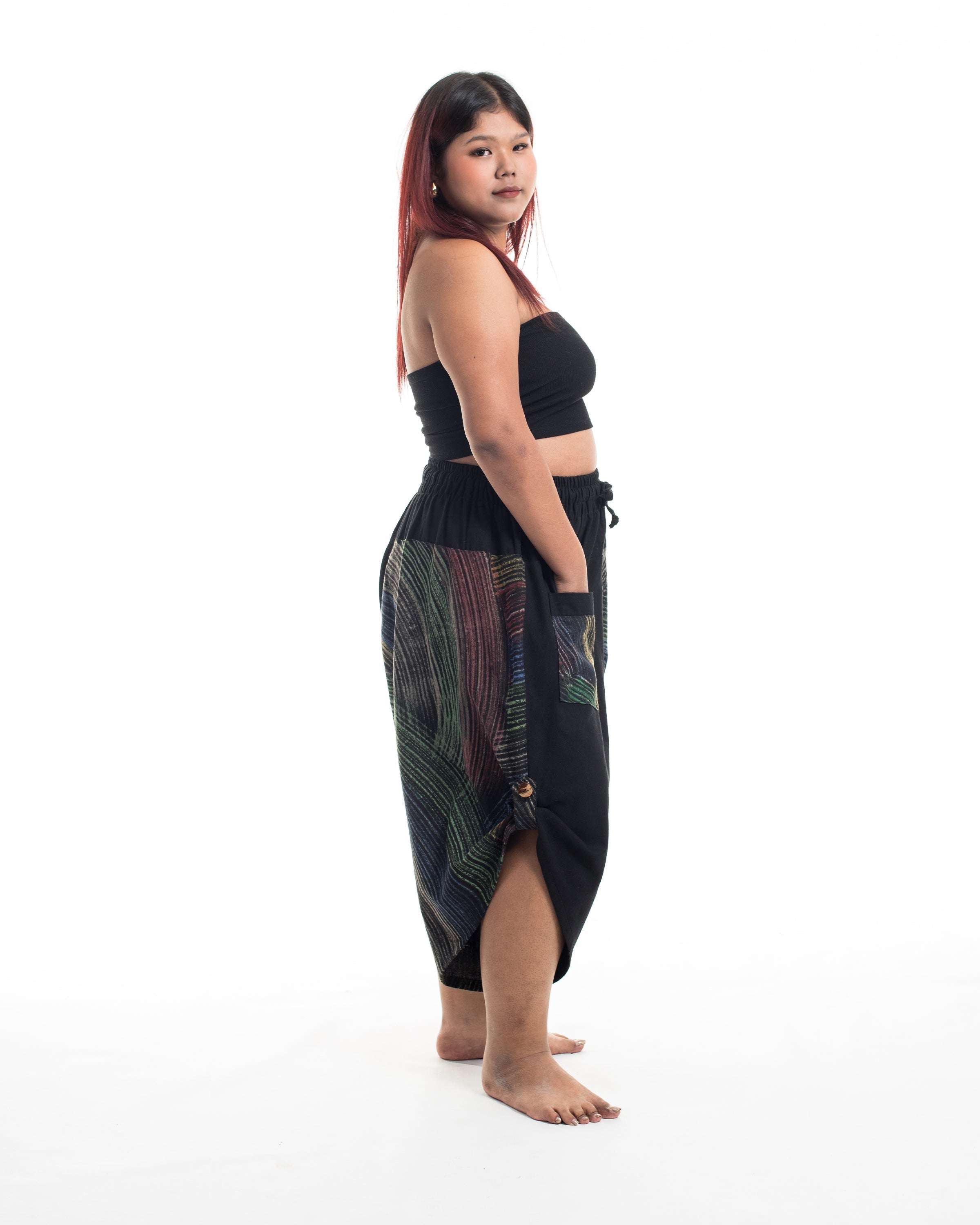 Plus Size Two Tone Rainbow Prints Women's Three Quarter Pants in Black