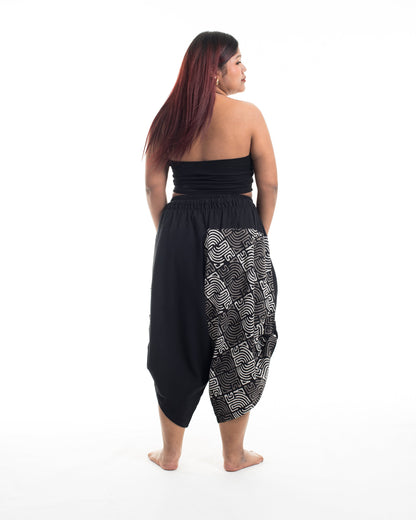Plus Size Two Tone Maze Prints Women's Three Quarter Pants in Black
