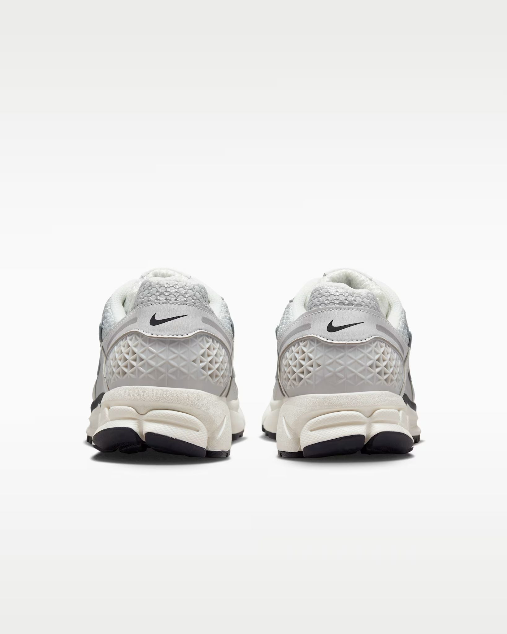 Vomero 5 - Photon dust metallic silver